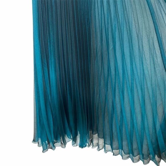 Xscape | Pleated Chiffon Blouson Dress - Picture 4 of 10